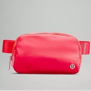 Lululemon Everywhere Belt Bag NWT